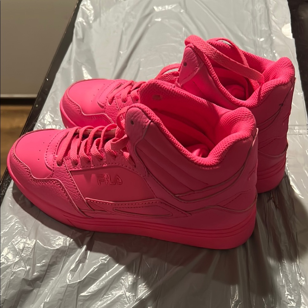 Fila Women's Pink High-Top Sneakers size 8
